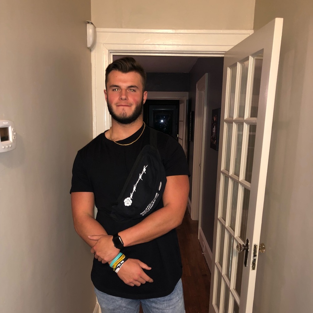 Meet your Posher, Heath